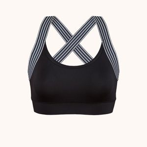 The active scoop neck bra from Lively